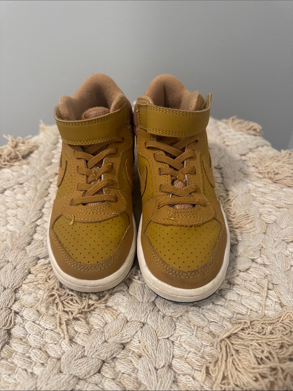 Nike Kids Mid-Top Sneakers in Mustard Brown - Picture 2 of 4